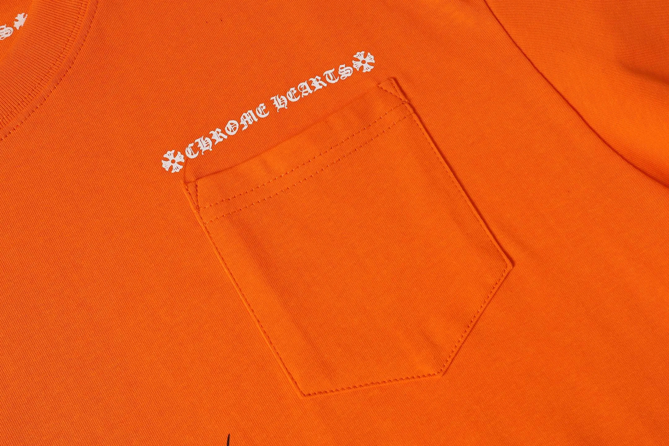 P150 Cross-border running quantity model, please do not place an order if you pursue quality - Chrome Hearts/Chrome Heart Graffiti✍️Spoof short-sleeved T-shirt - High weight, high density and high quality. The wool is soft, delicate and skin-friendly. Soft and silky to the touch. Excellent warmth and skin-friendly properties. - Custom-woven and custom-dyed, no color difference, no matter the fabric or workmanship details, beat the ordinary version on the market -Colour: orange -Size: S M L XL